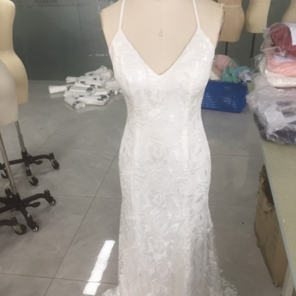 Wedding dress - Picture 1 of 7